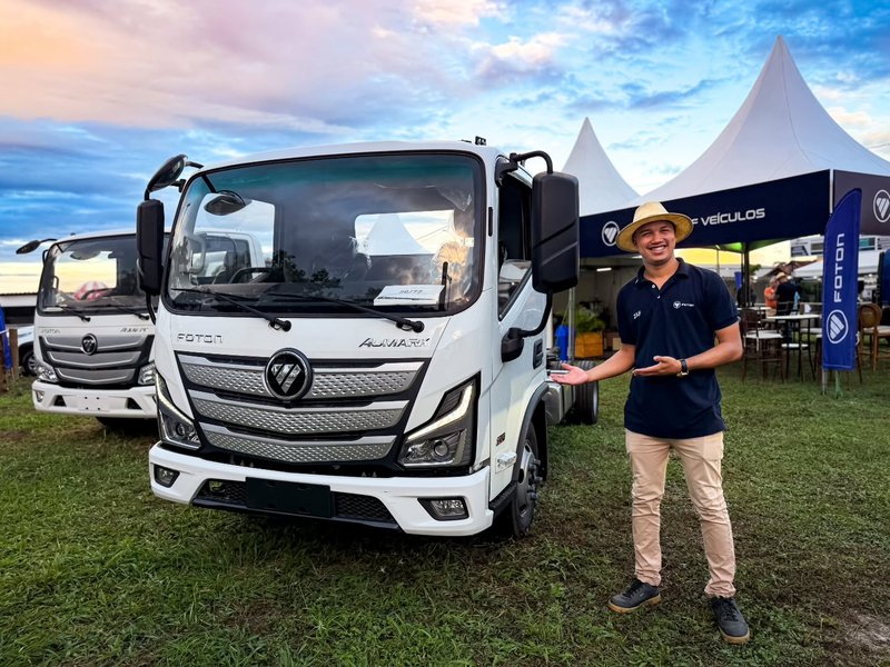Foton Aumark S takes center stage at our booth! Foton Aumark S takes center stage at our booth!